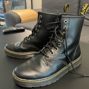 Dr. Marten’s Women’s Zavala Combat Boot. Size 8.
